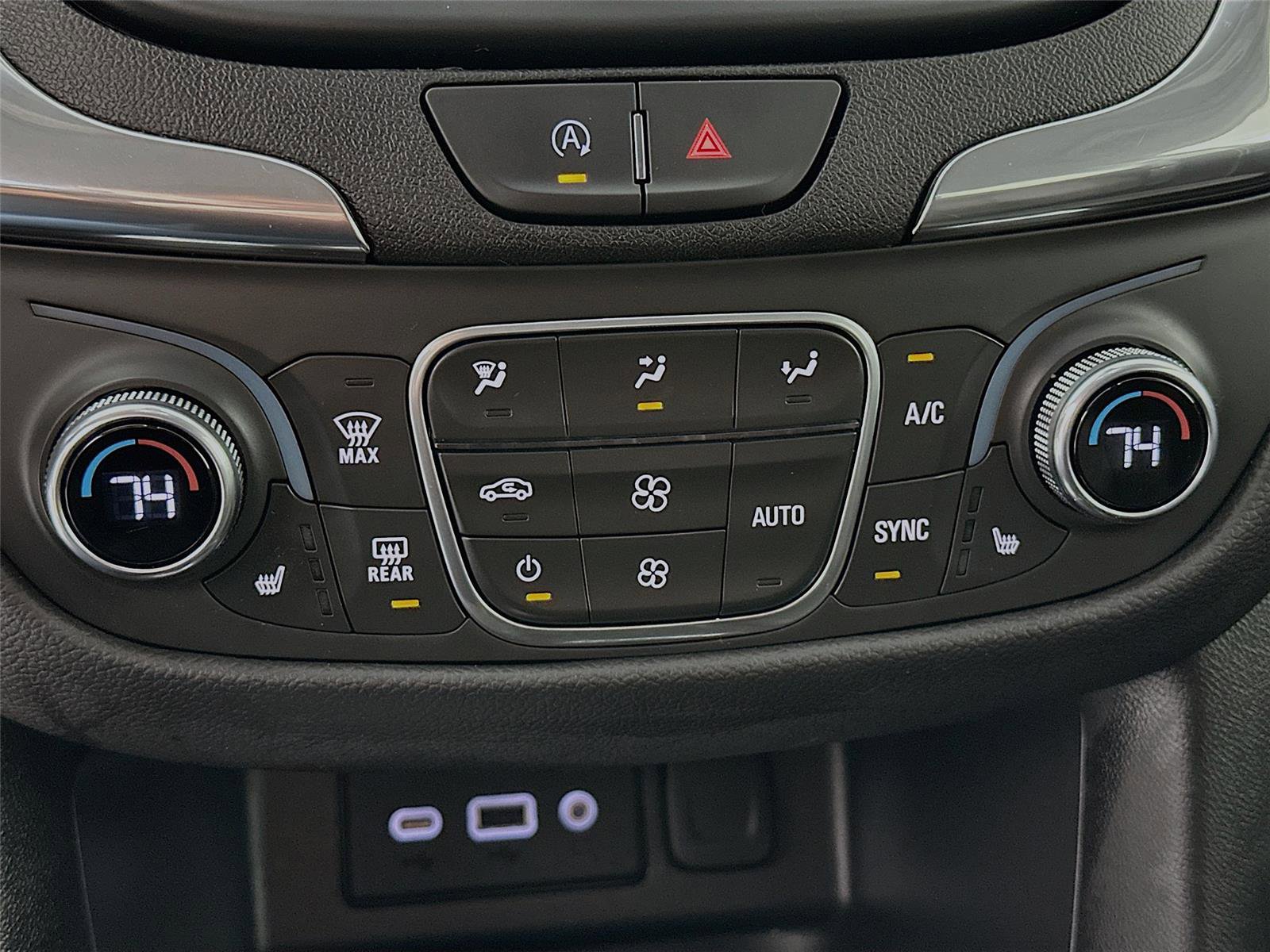 Used 2024 Chevrolet Equinox LT image 16