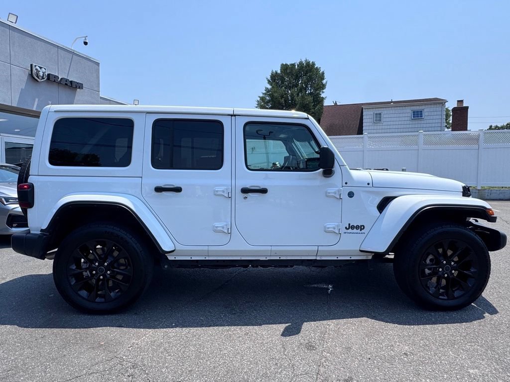 Certified 2025 Jeep Wrangler Unlimited Sahara w/ Safety Group AWD/4WD image 8
