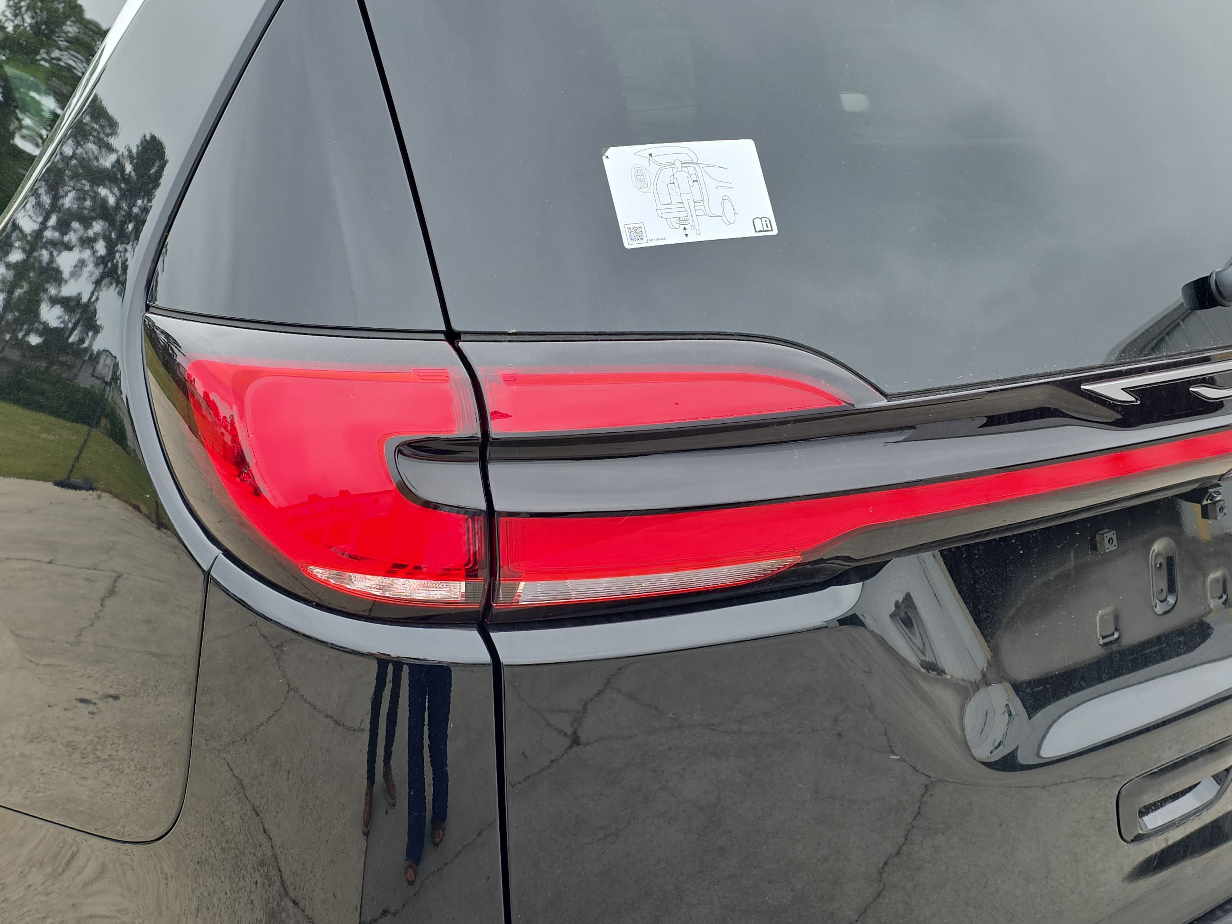 New 2027 Chrysler Pacifica Limited FWD image 32