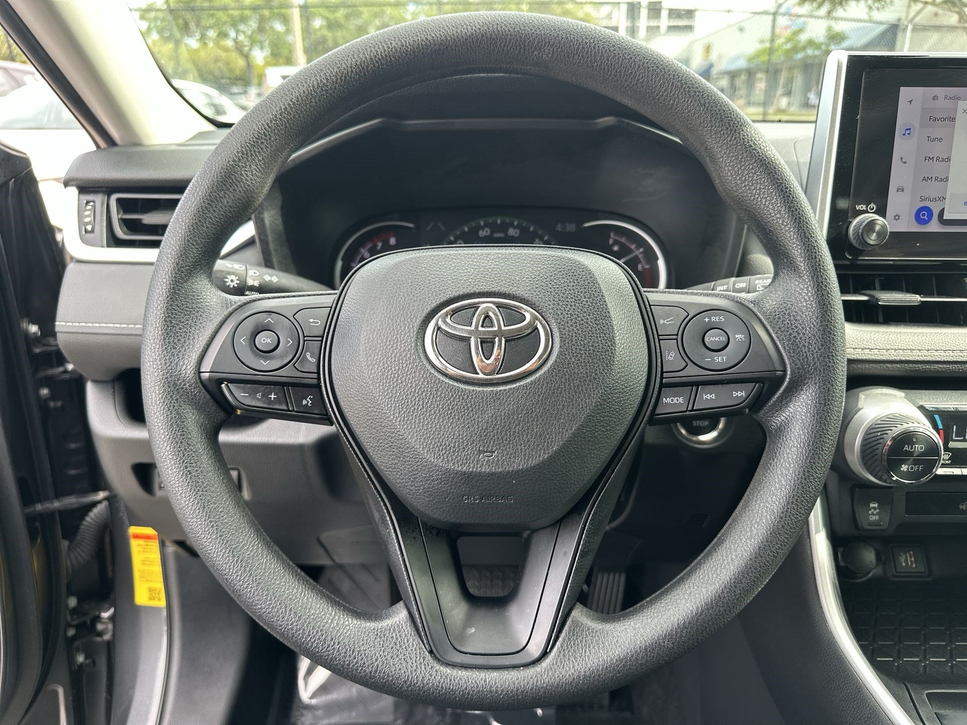 Used 2023 Toyota RAV4 XLE AWD/4WD image 11