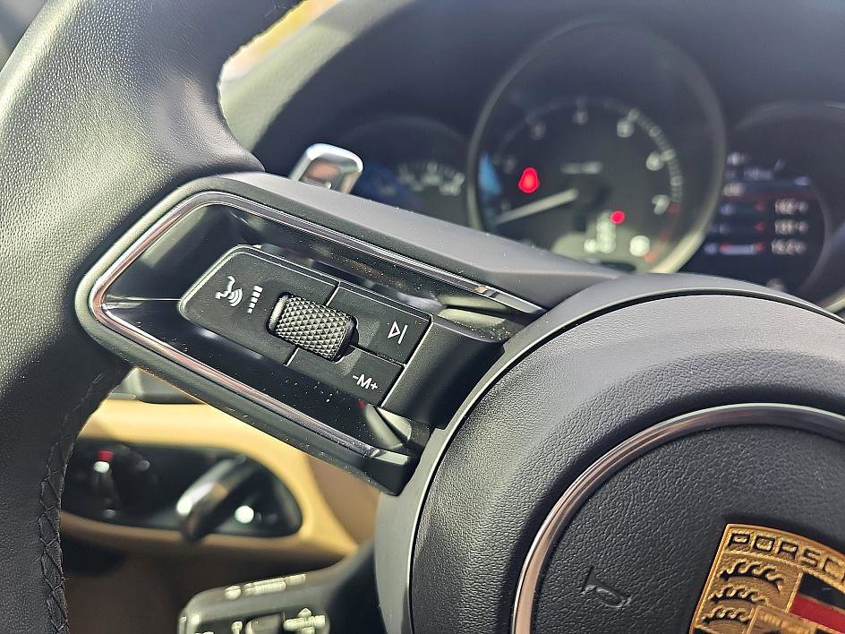 Used 2024 Porsche Macan image 22