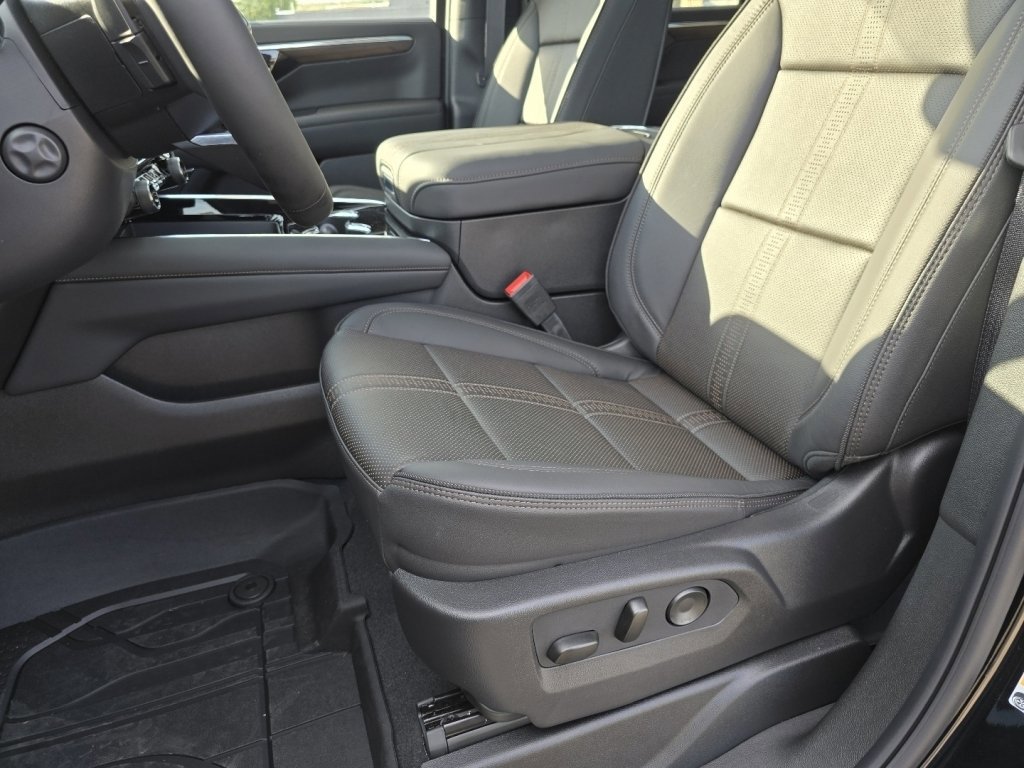 New 2026 Chevrolet Suburban High Country image 17