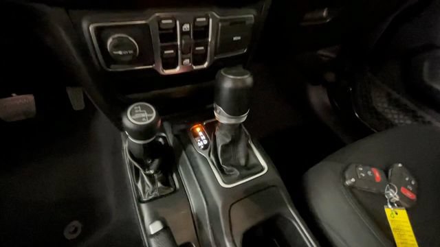 Used 2022 Jeep Gladiator Sport AWD/4WD image 26