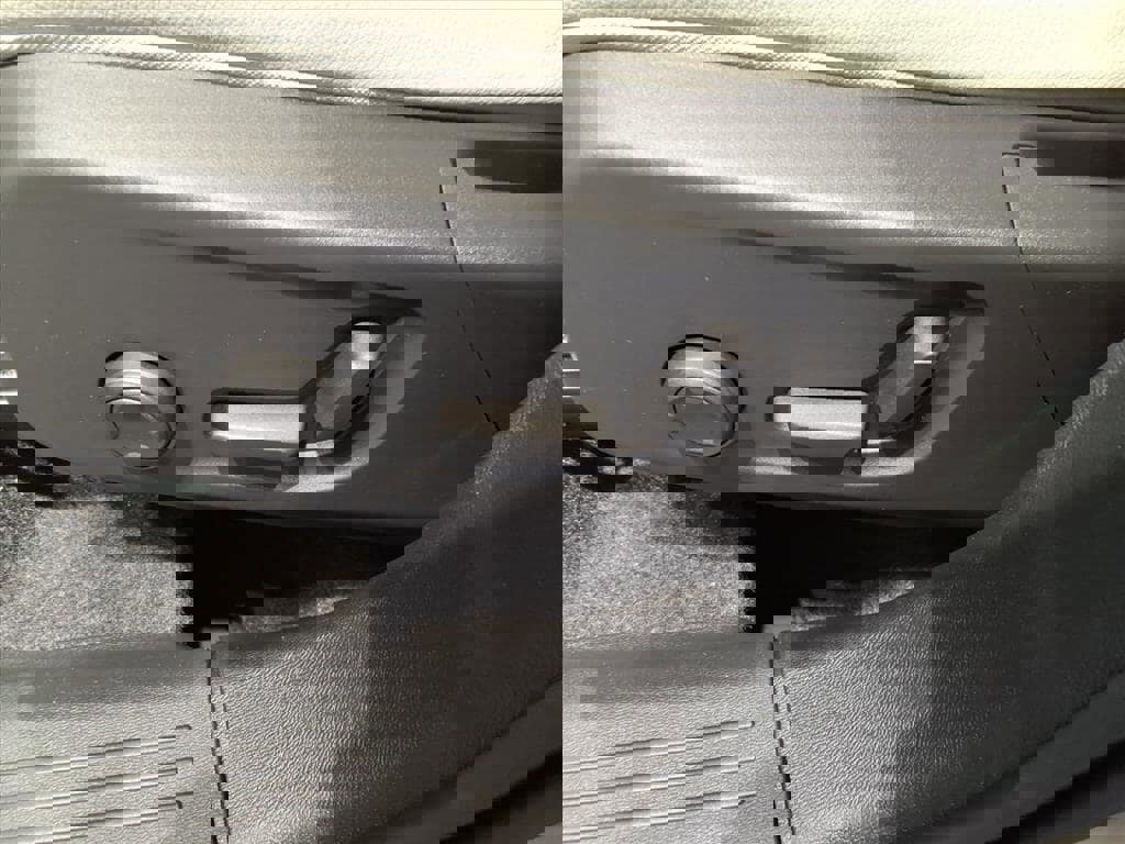 New 2026 Volvo XC40 B4 Plus w/ Protection Package Premier image 18