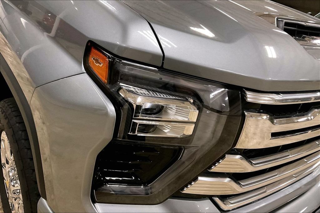 Used 2024 Chevrolet Silverado 2500 High Country w/ Z71 Off-Road Package AWD/4WD image 27