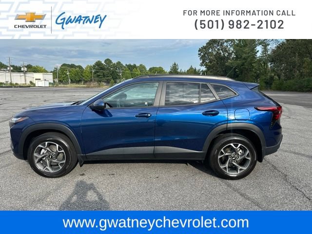 Used 2024 Chevrolet Trax LT w/ Driver Confidence Package FWD image 8