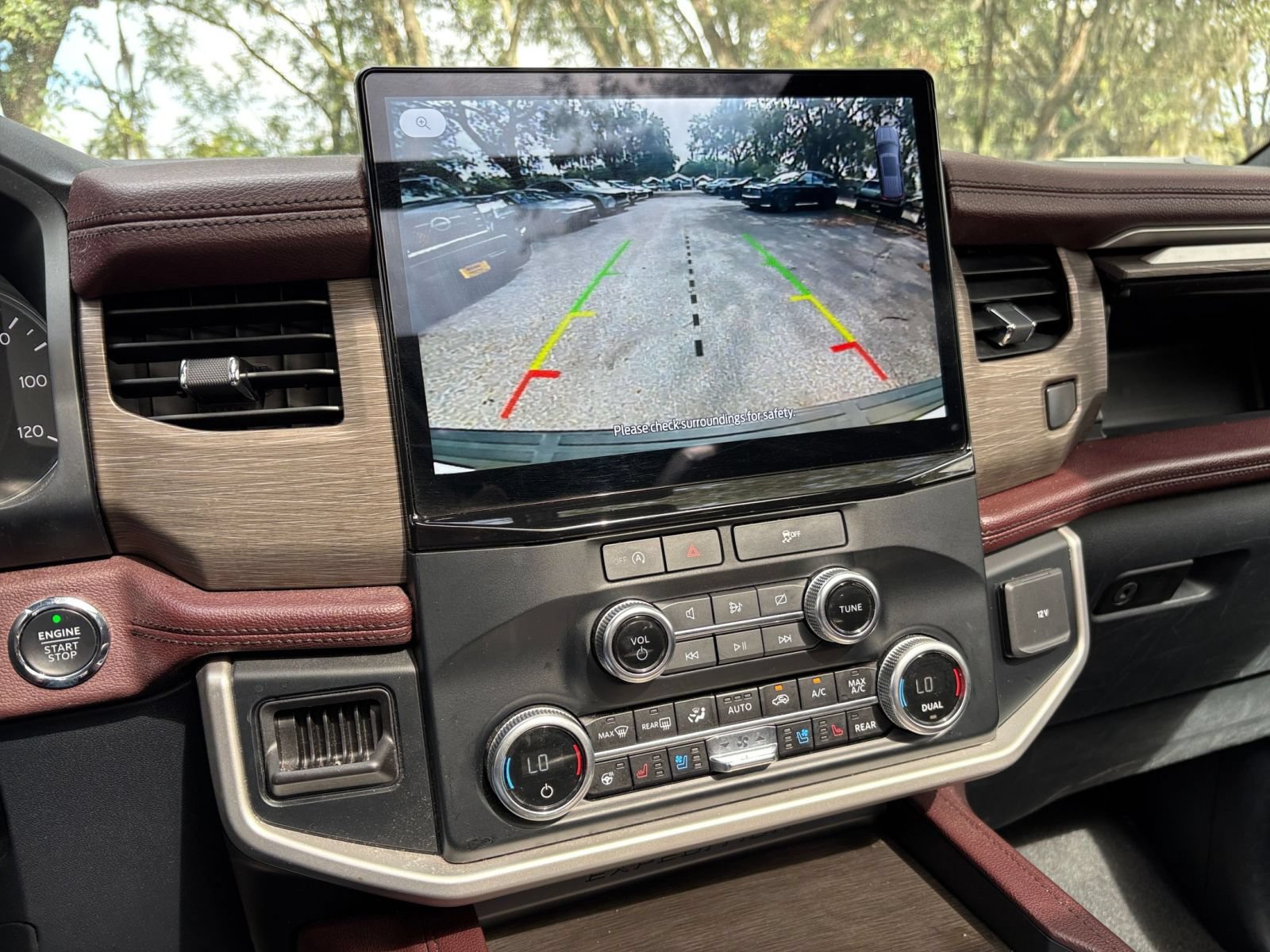 Used 2024 Ford Expedition Limited RWD image 16