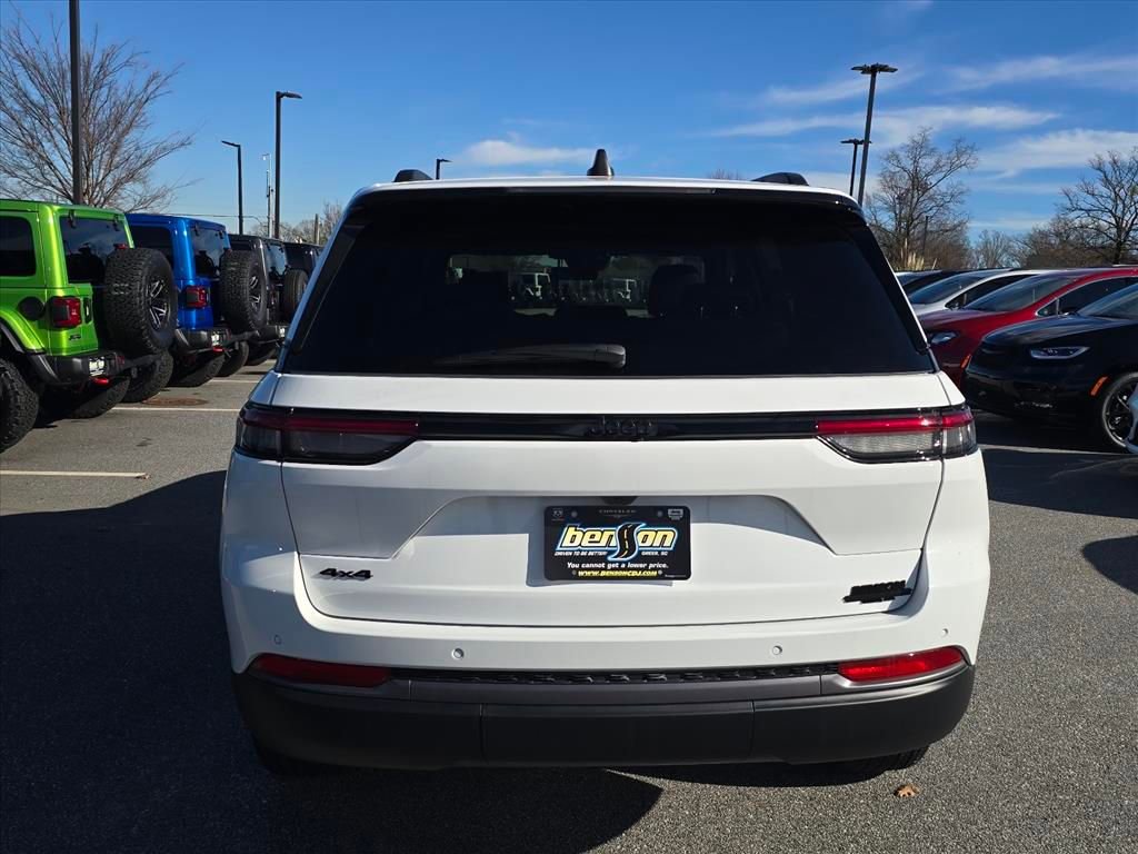 New 2026 Jeep Grand Cherokee Altitude AWD/4WD image 14