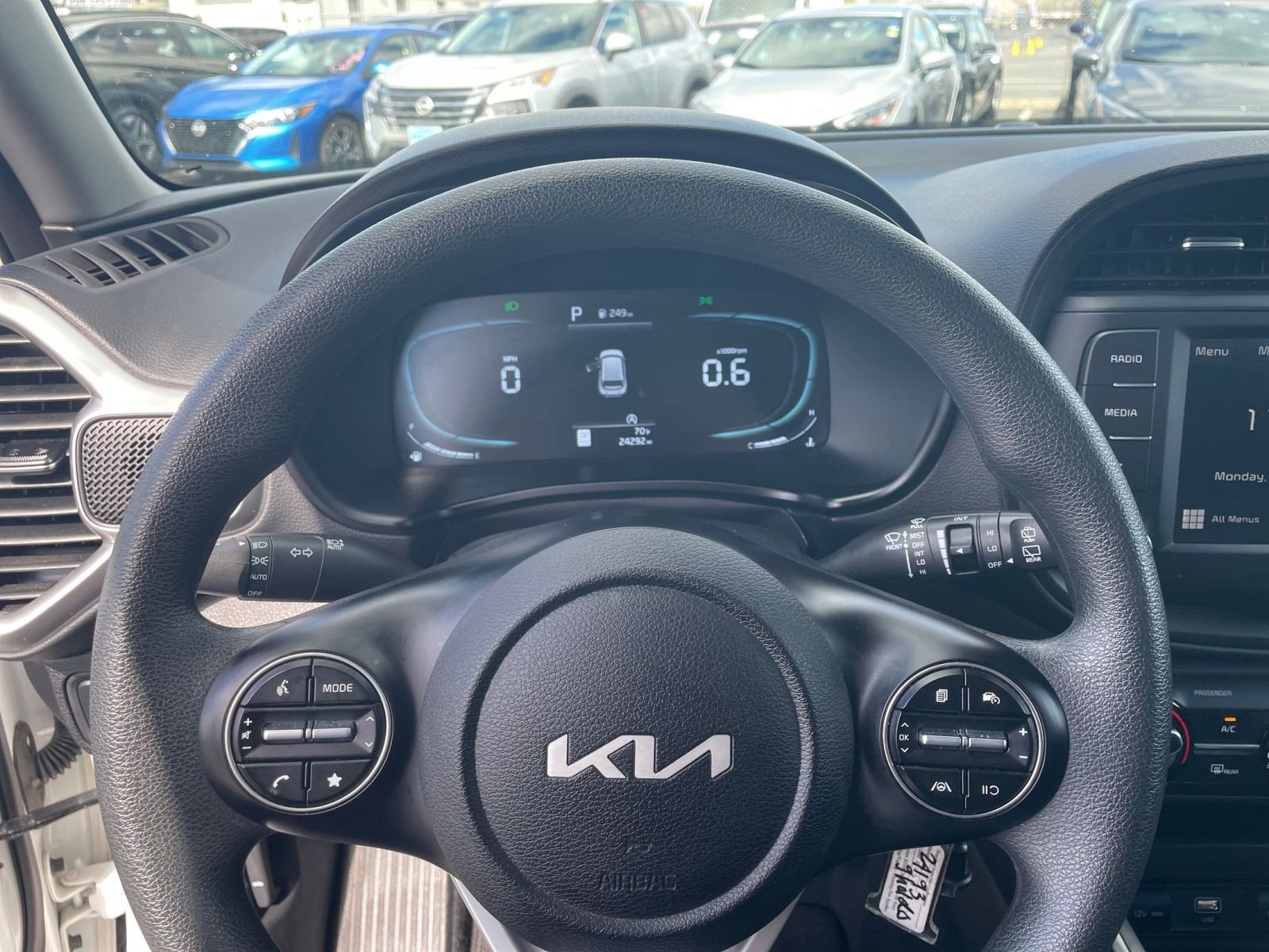 Used 2025 Kia Soul LX w/ LX Technology Package image 25