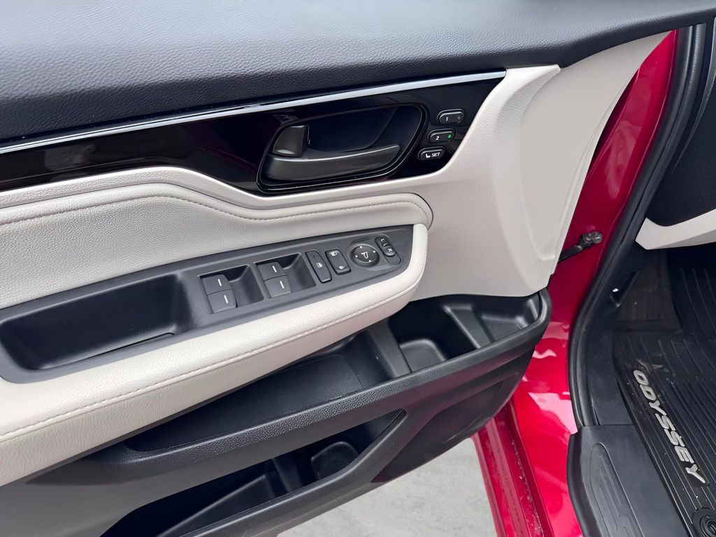 Certified 2025 Honda Odyssey Touring image 20