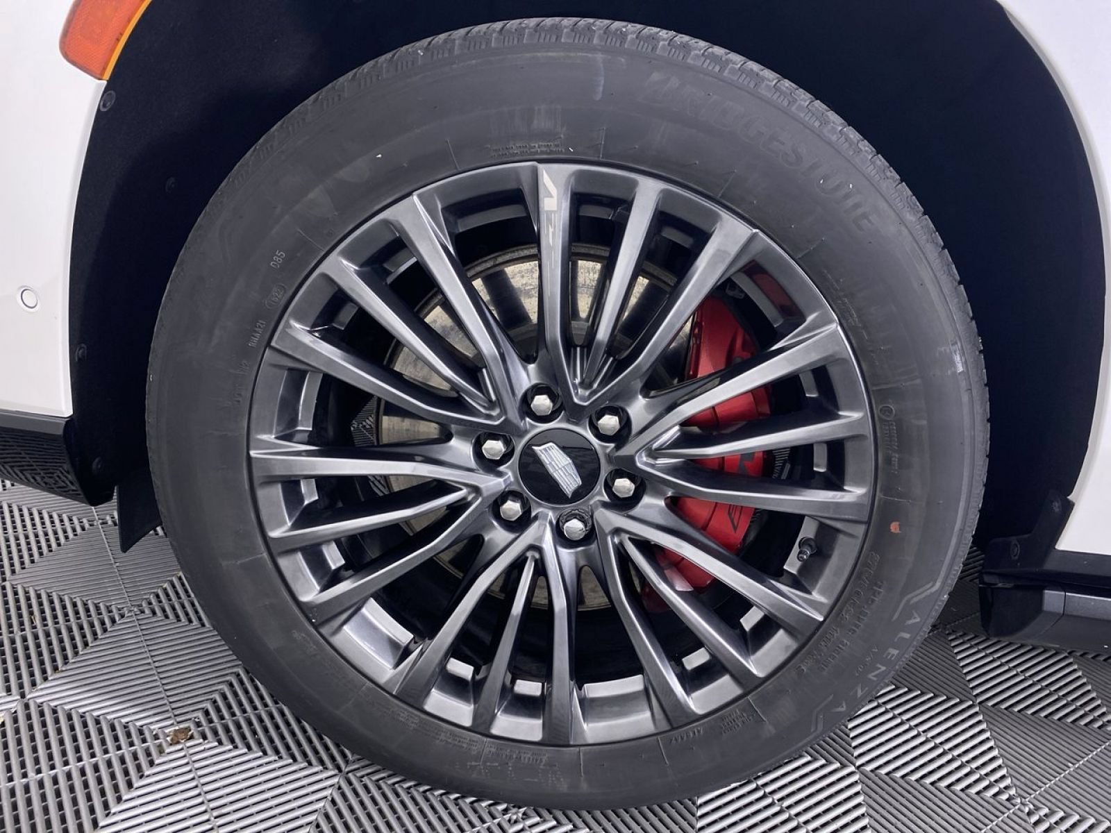 Certified 2023 Cadillac Escalade ESV V AWD/4WD image 17