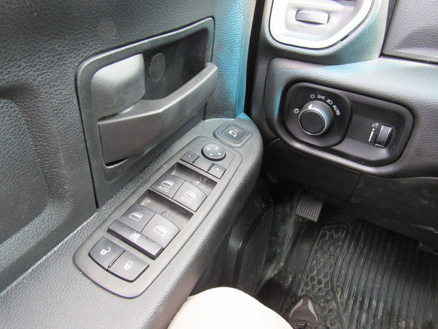 Used 2024 RAM 3500 Tradesman w/ Chrome Appearance Group AWD/4WD image 45