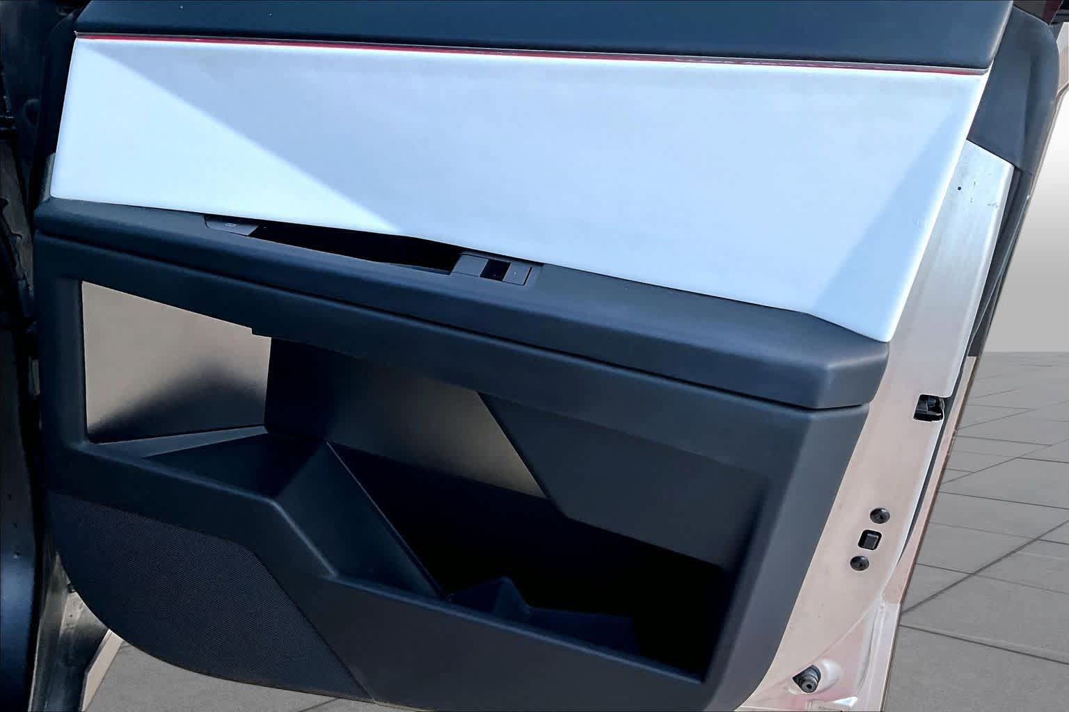 Used 2024 Tesla Cybertruck AWD Crew Cab image 20