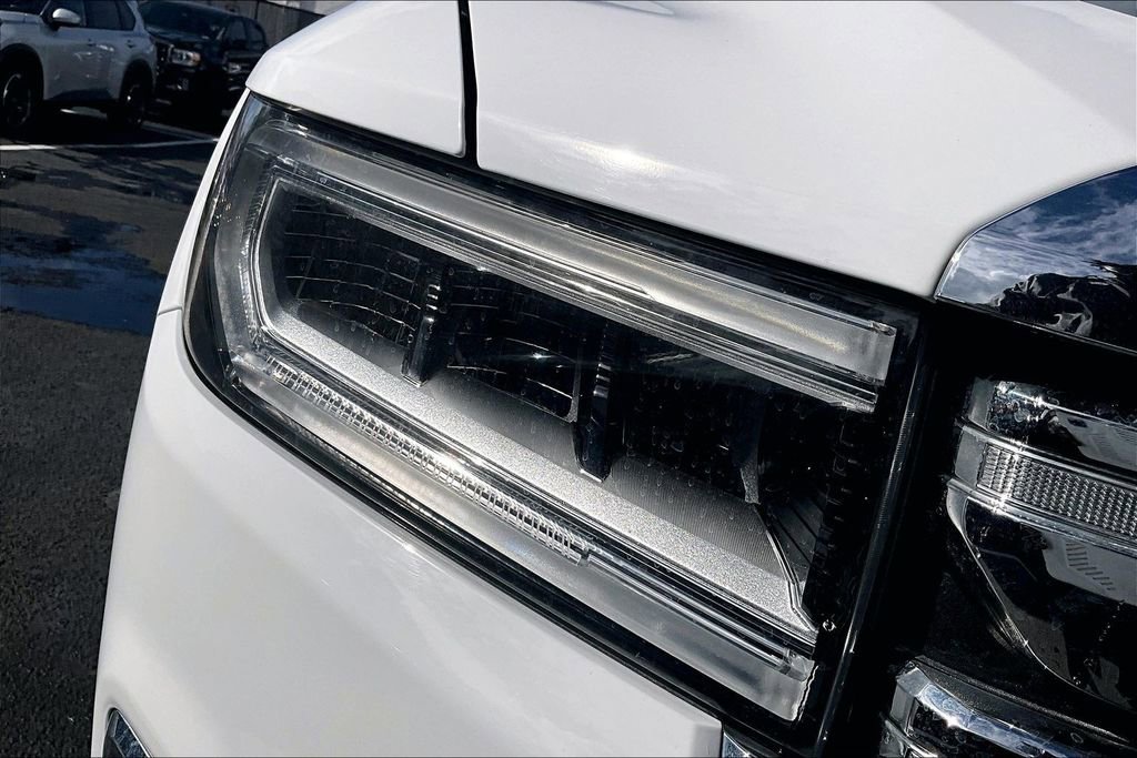 Used 2022 GMC Acadia SLT w/ Technology Package image 32