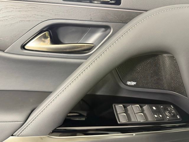 New 2025 Lexus LX 600 4WD w/ Luxury Package image 16