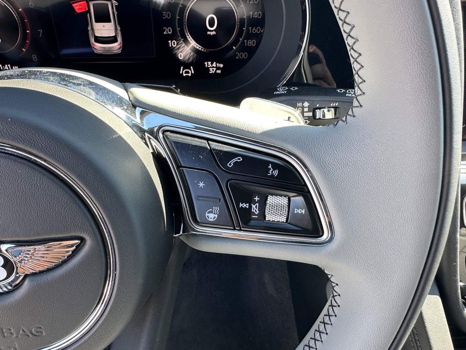 New 2027 Bentley Bentayga AWD/4WD image 34