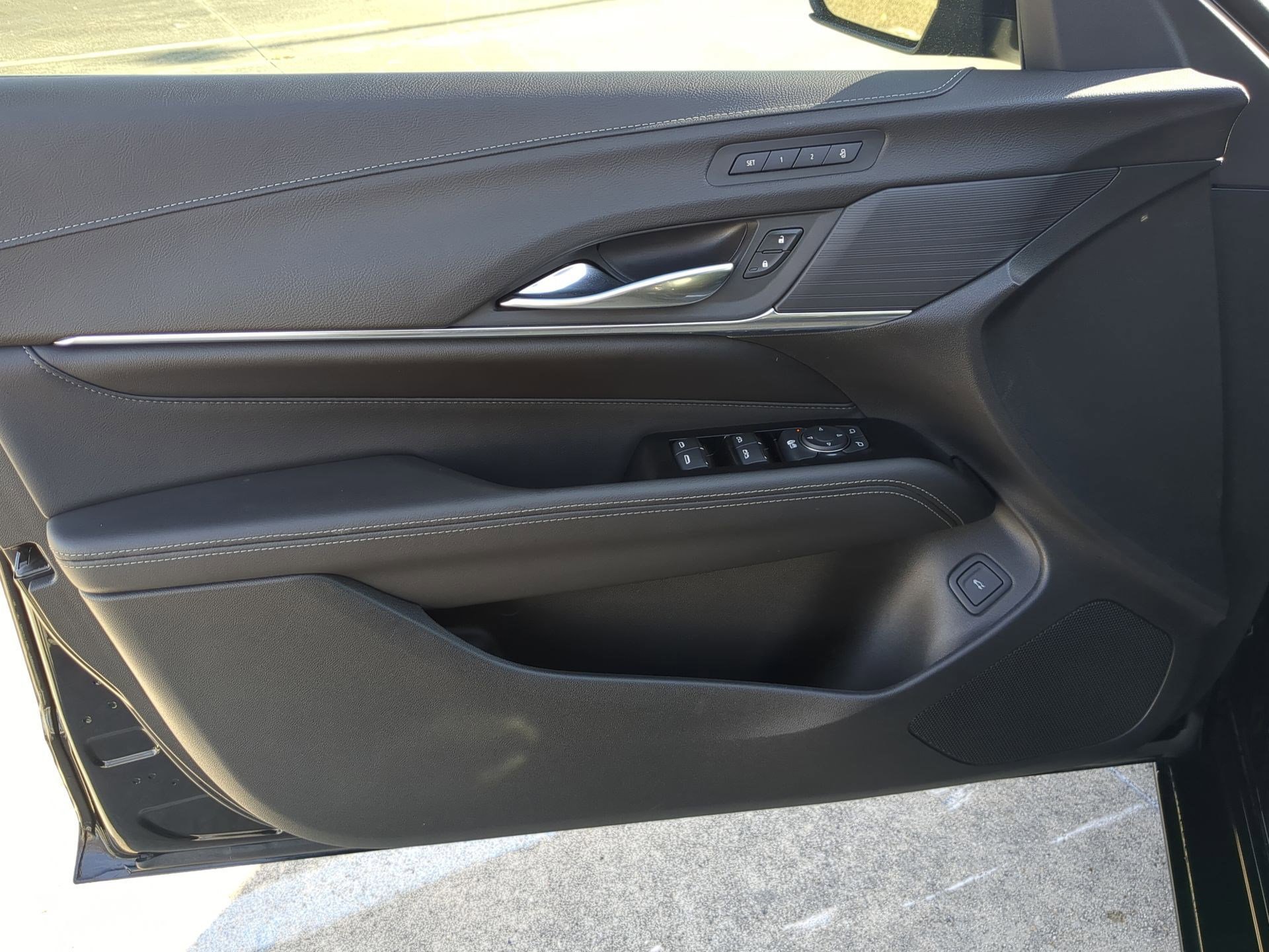 Used 2025 Cadillac CT4 Premium Luxury image 14