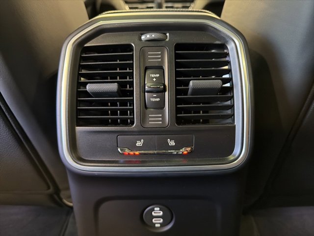 Used 2020 Porsche Macan image 38