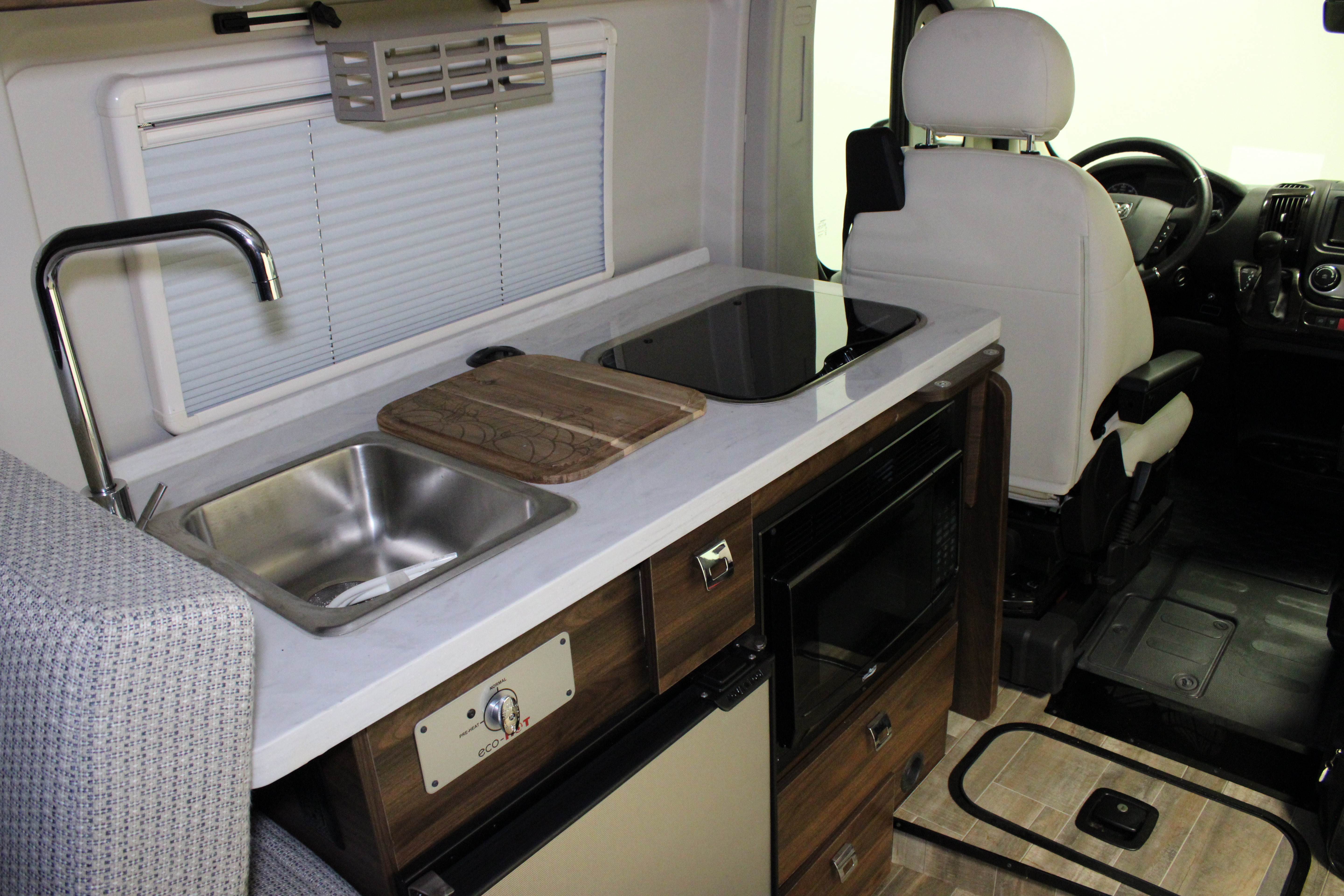 Used 2021 RAM ProMaster 3500 w/ Premium Appearance Group FWD image 25