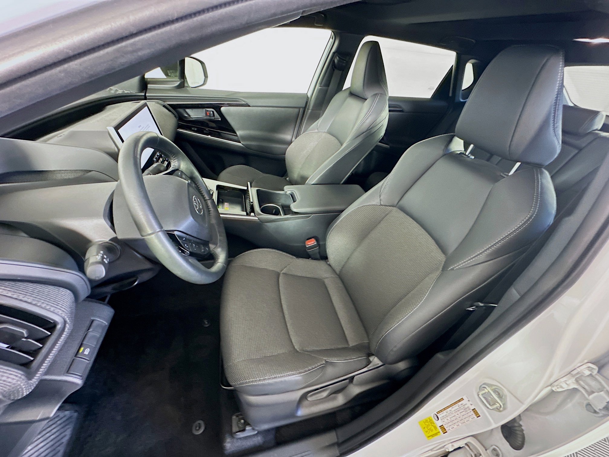 Used 2023 Toyota bZ4X XLE w/ Weather Package FWD image 13