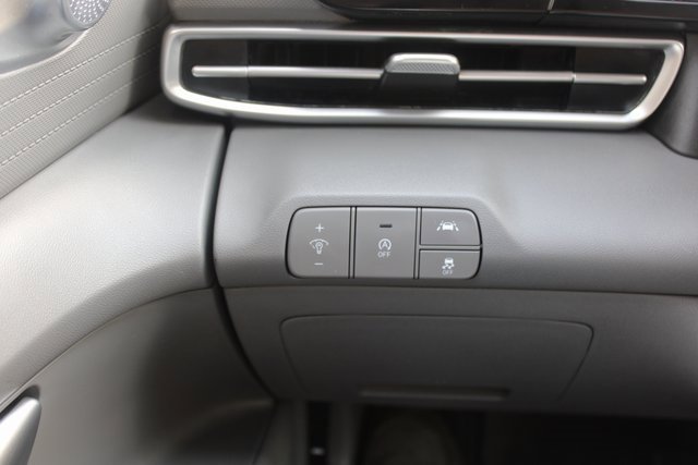 Used 2022 Hyundai Elantra SE image 12