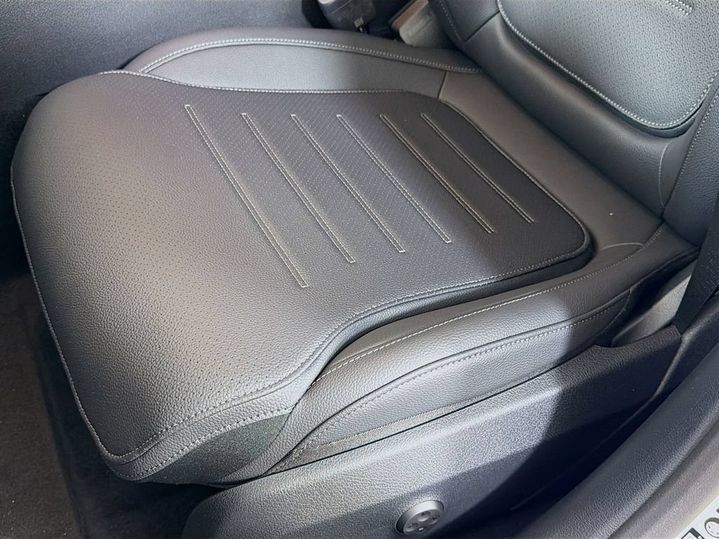 New 2026 Mercedes-Benz C 300 4MATIC Sedan image 23