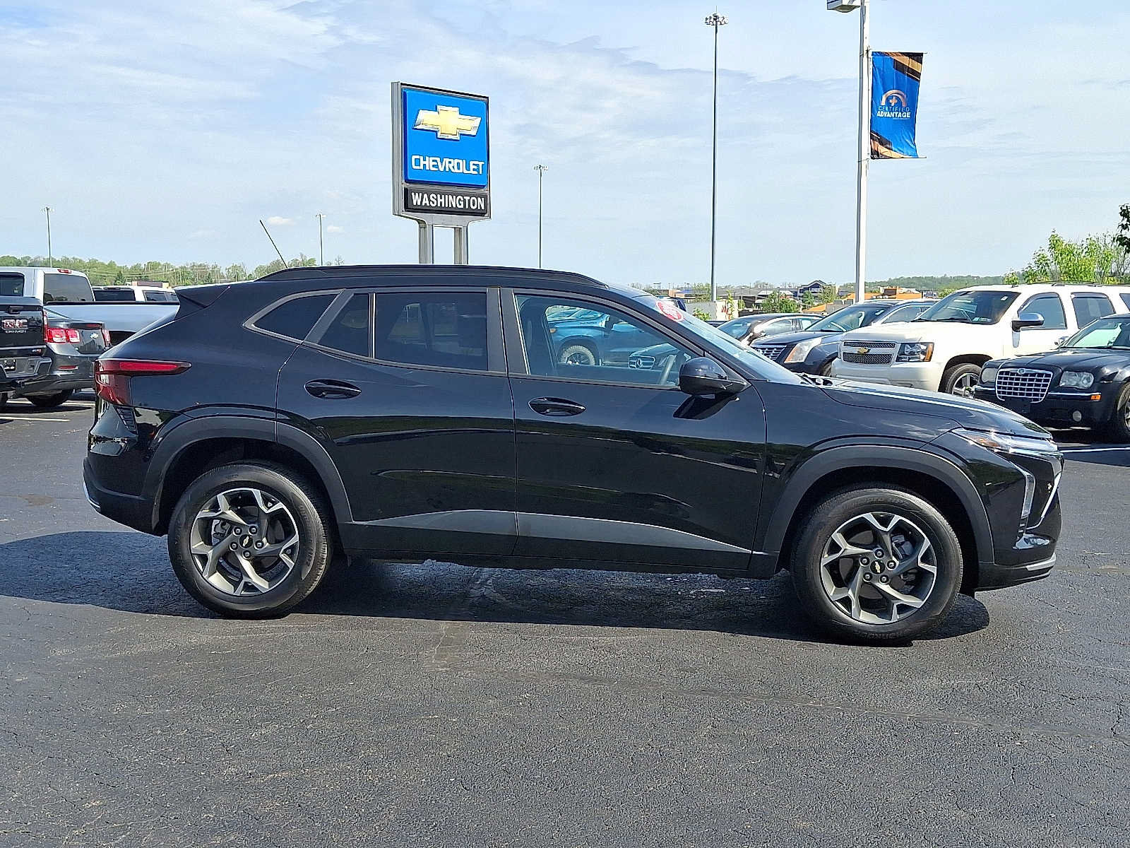 Used 2024 Chevrolet Trax LT FWD image 7