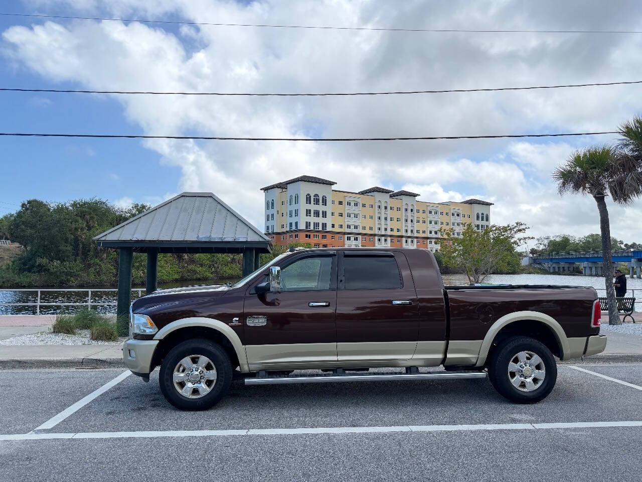 Used 2015 RAM 2500 Longhorn RWD image 2