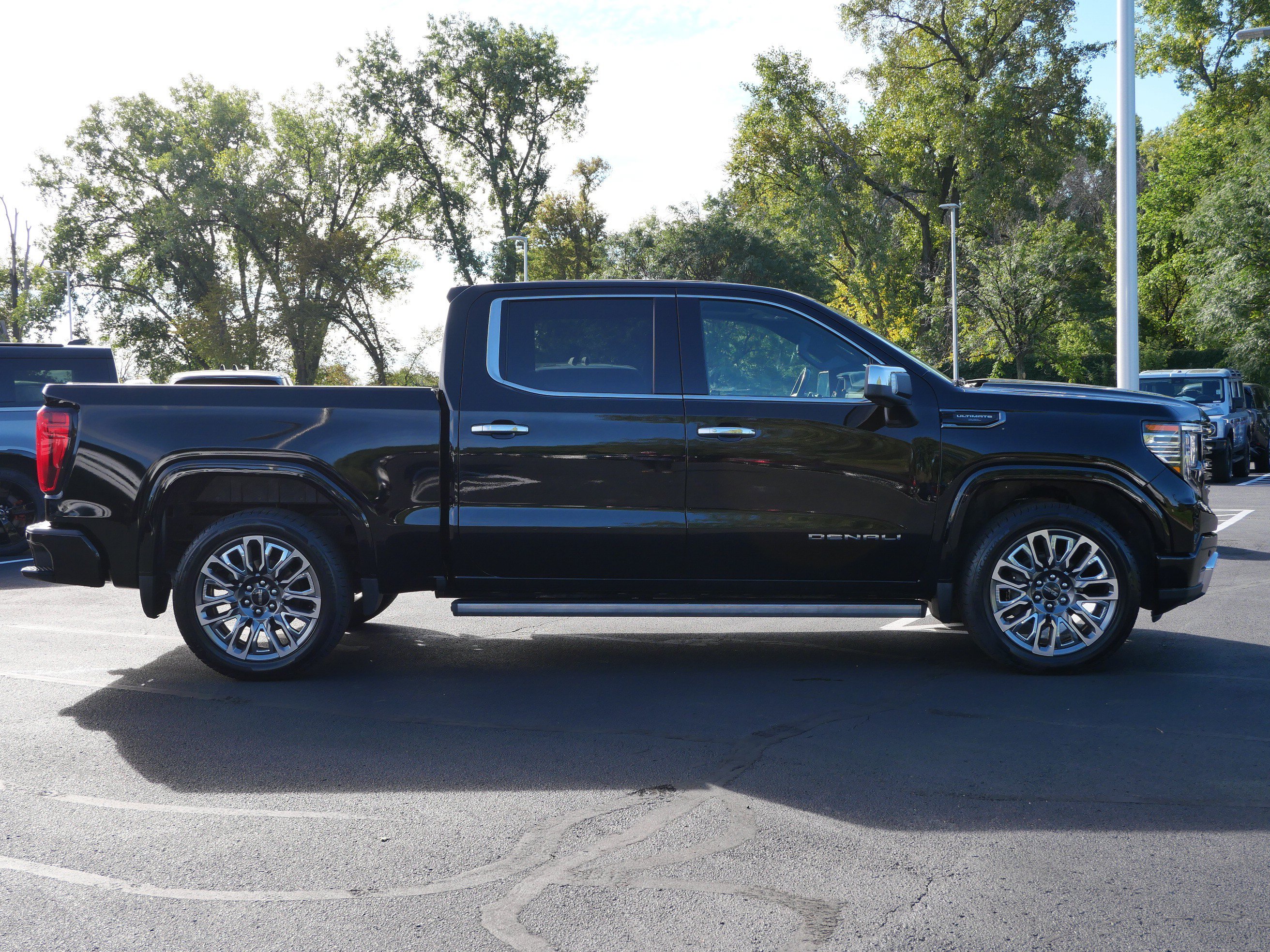 Used 2023 GMC Sierra 1500 Denali Ultimate AWD/4WD image 7