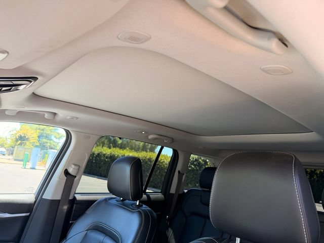 Used 2023 Jeep Grand Cherokee 30th Anniversary AWD/4WD image 11