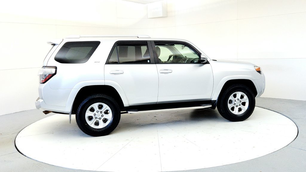 Certified 2017 Toyota 4Runner SR5 Premium AWD/4WD image 6