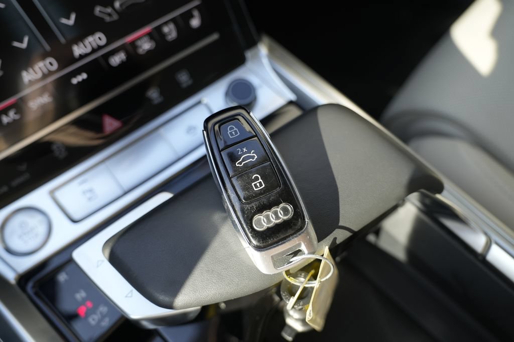 Used 2019 Audi e-tron Prestige AWD/4WD image 71