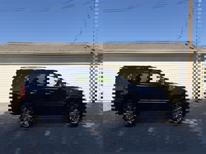 Used 2011 Cadillac Escalade Platinum