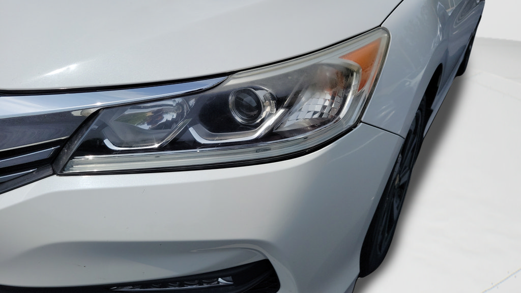 Used 2017 Honda Accord EX image 24
