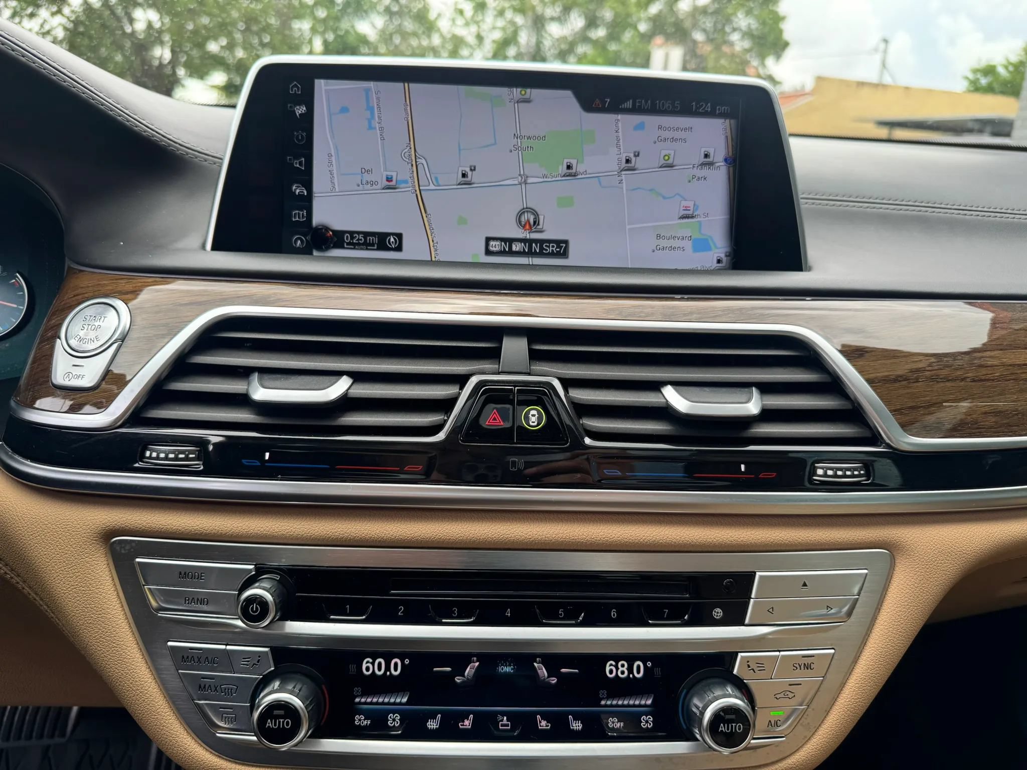 Used 2016 BMW 750i xDrive AWD/4WD image 25