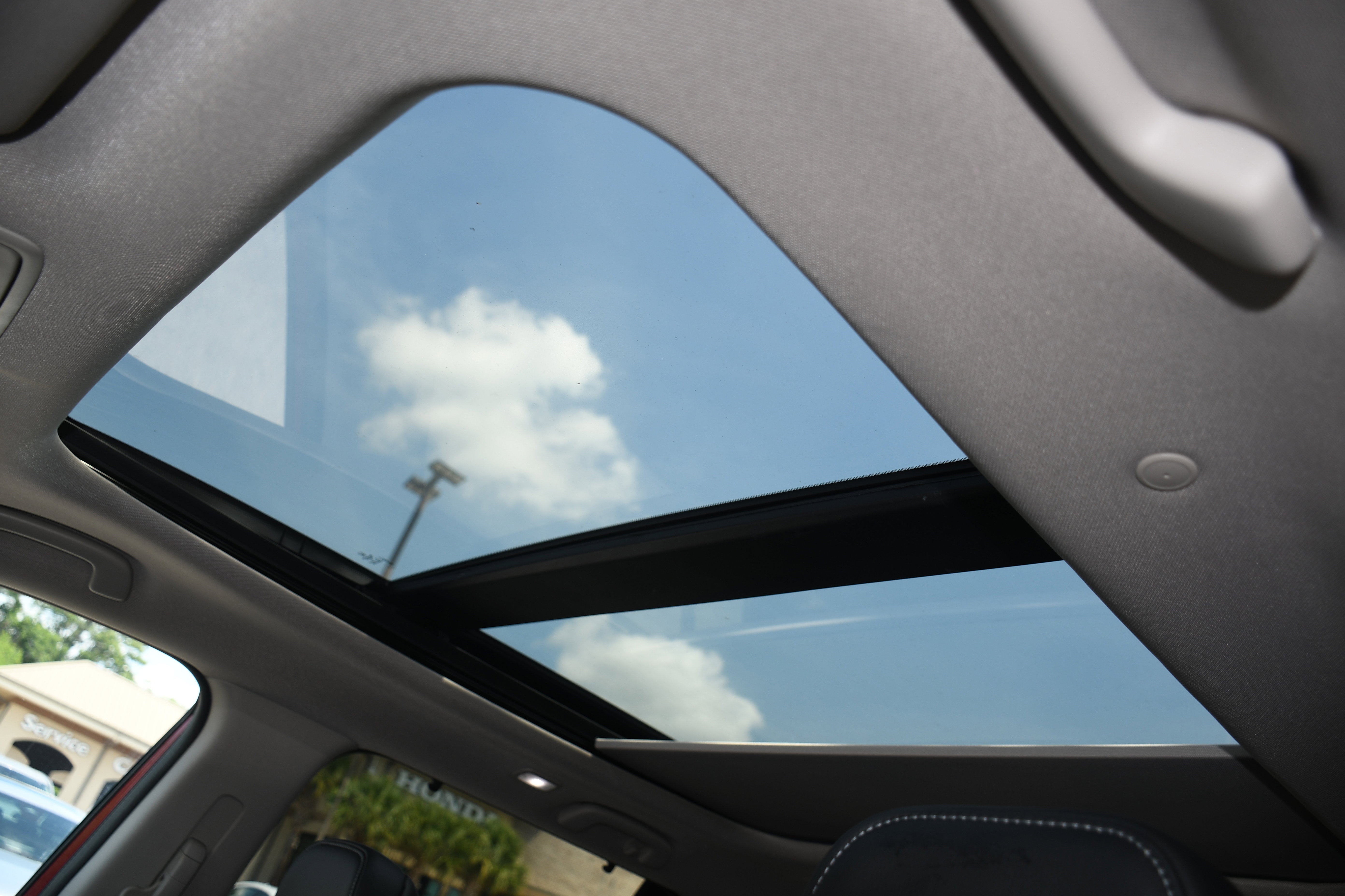 Used 2024 Honda Pilot Touring image 7