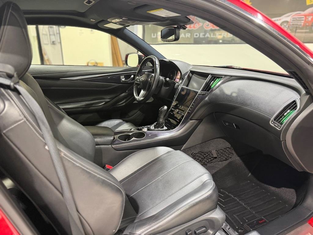 Used 2018 INFINITI Q60 Red Sport 400 w/ Pro Active Package AWD/4WD image 12