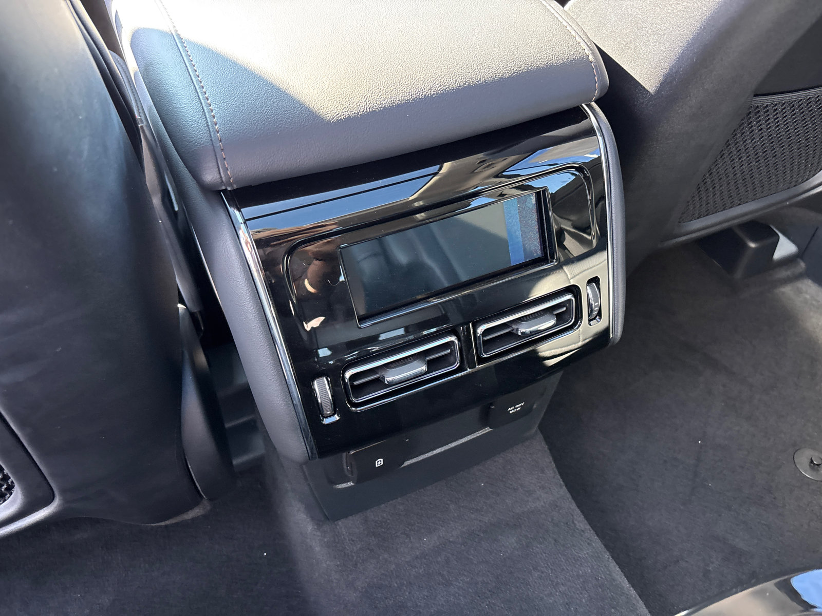 New 2026 Lincoln Aviator Reserve w/ Jet Appearance Package AWD/4WD image 32