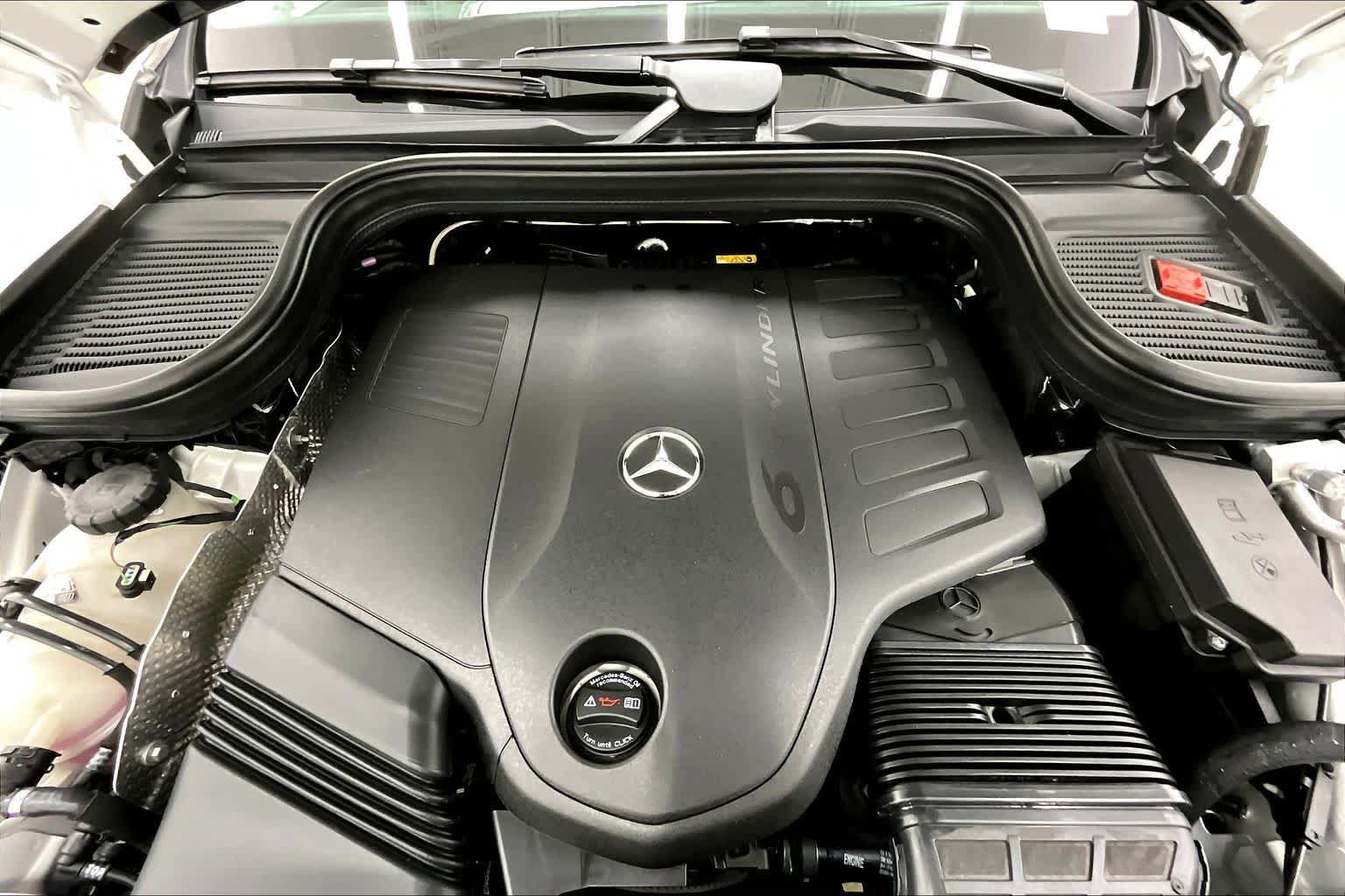 New 2026 Mercedes-Benz GLS 450 4MATIC image 16