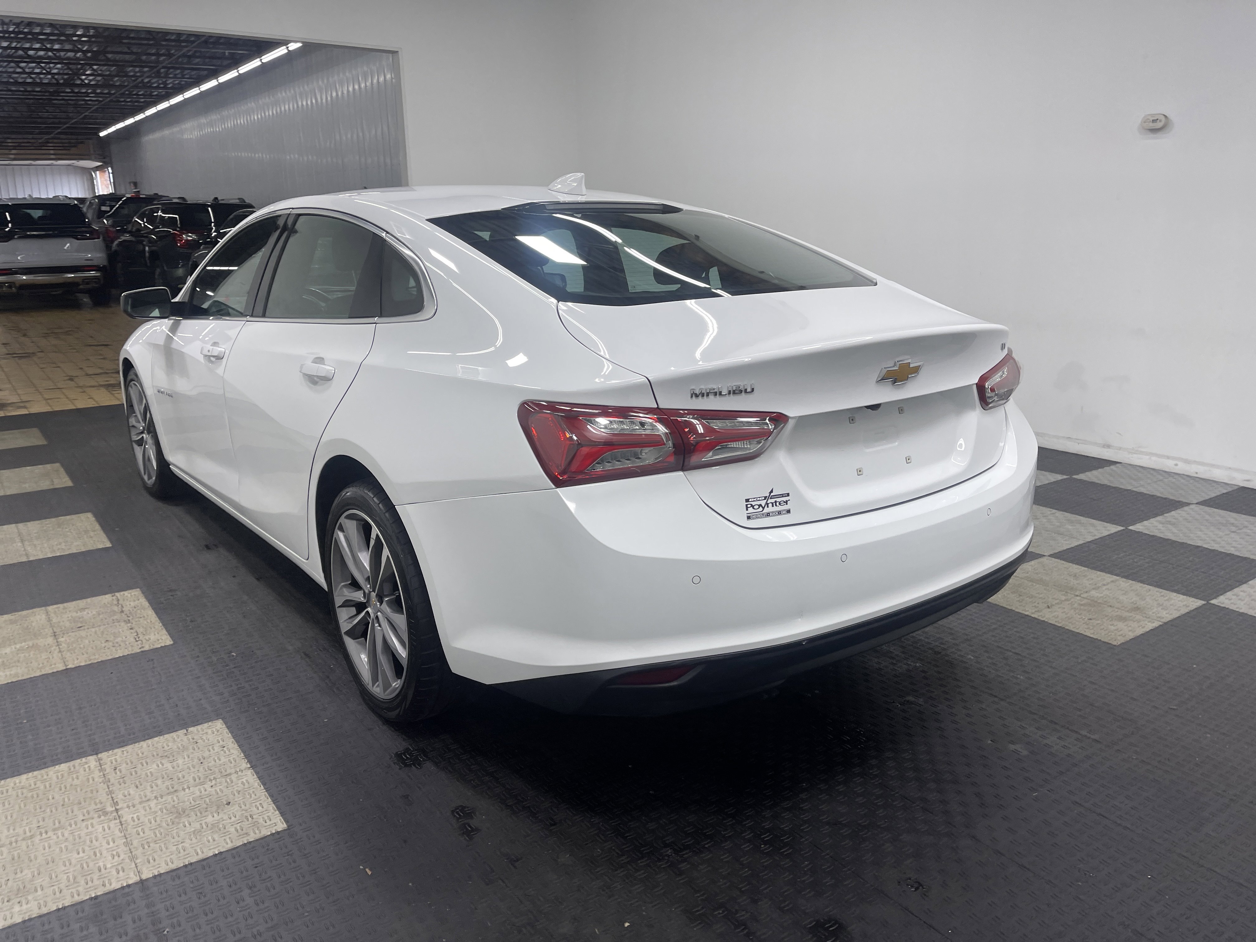 Used 2024 Chevrolet Malibu LT image 2