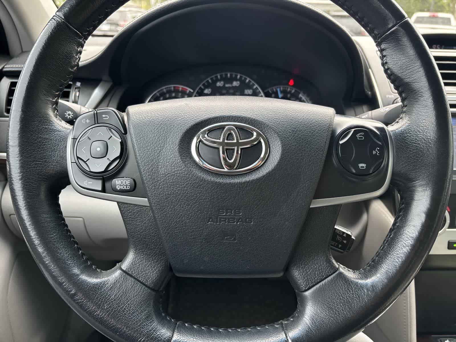 Used 2012 Toyota Camry XLE w/ Leather Pkg FWD image 8