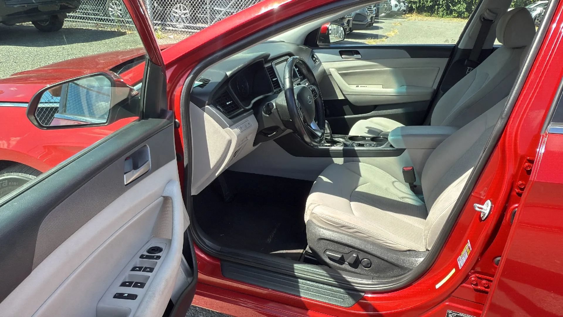 Used 2019 Hyundai Sonata SEL w/ Tech Package 02 FWD image 23
