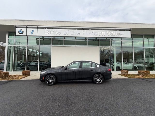 Used 2026 BMW 530i xDrive w/ Executive Package image 1