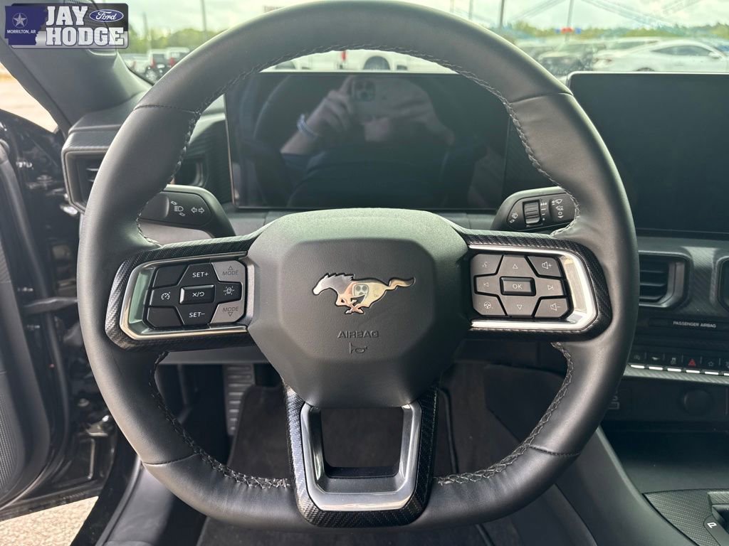 Certified 2025 Ford Mustang Coupe image 16