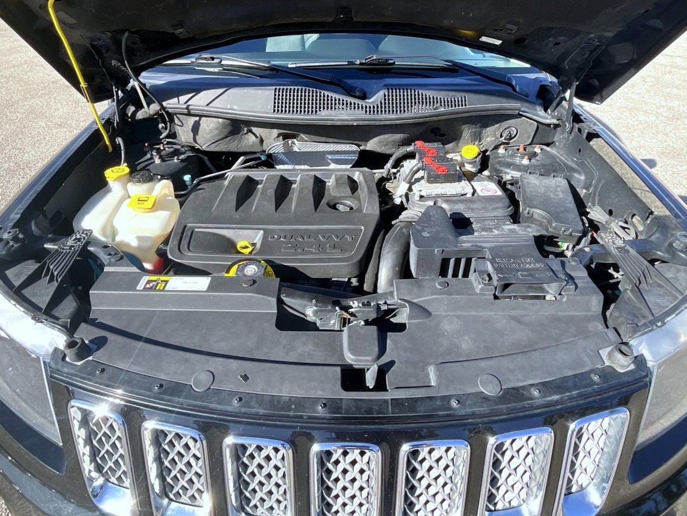 Used 2015 Jeep Compass 4WD image 25