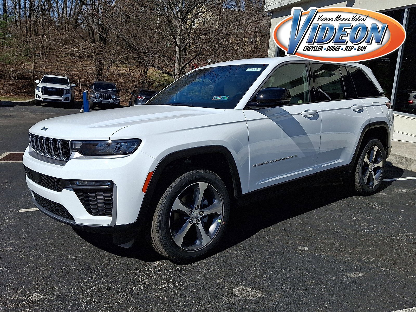 New 2026 Jeep Grand Cherokee Limited image 1