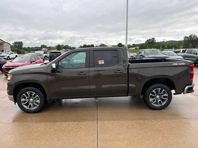 Used 2024 Chevrolet Silverado 1500 LT AWD/4WD image 6