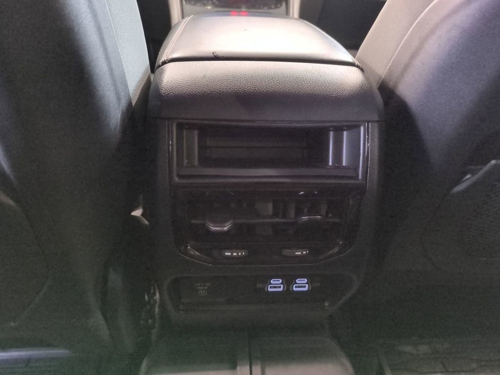 Used 2023 Jeep Grand Cherokee Altitude image 33