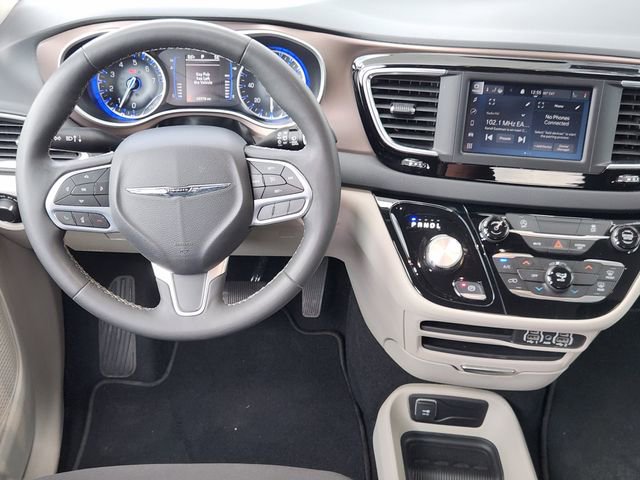 Used 2023 Chrysler Voyager LX FWD image 21