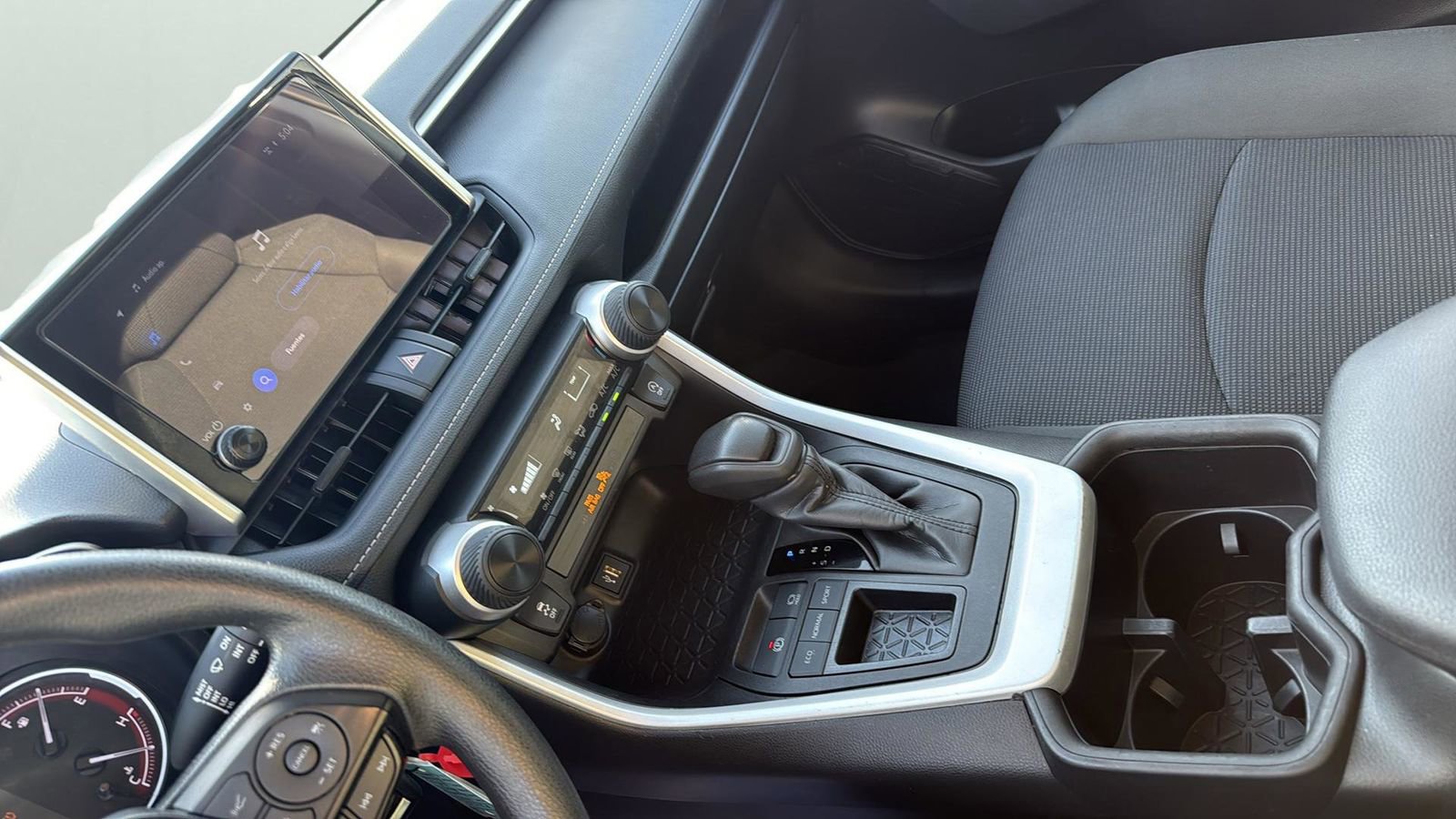 Used 2024 Toyota RAV4 LE FWD image 21